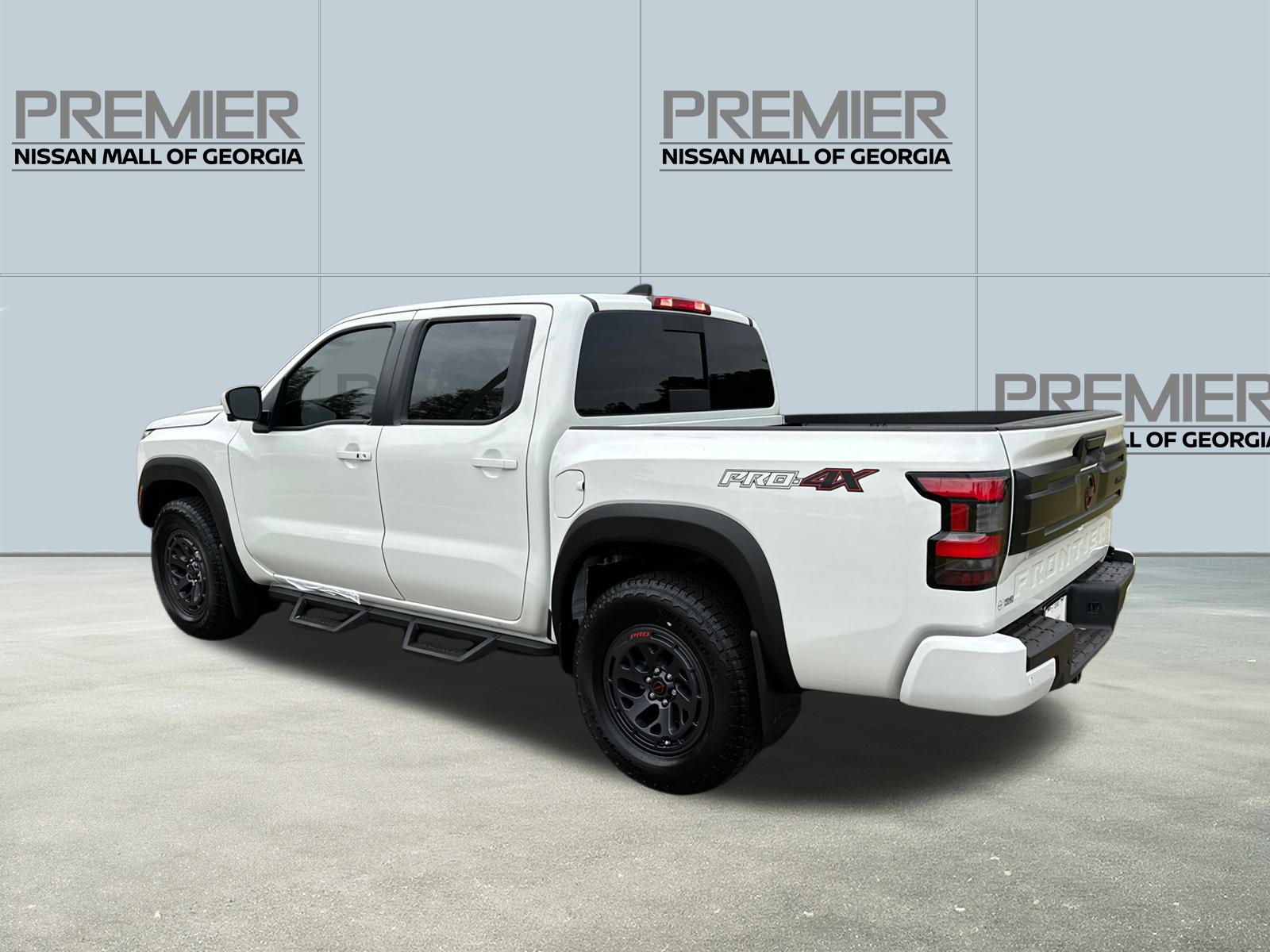 2025 Nissan Frontier PRO-4X 8