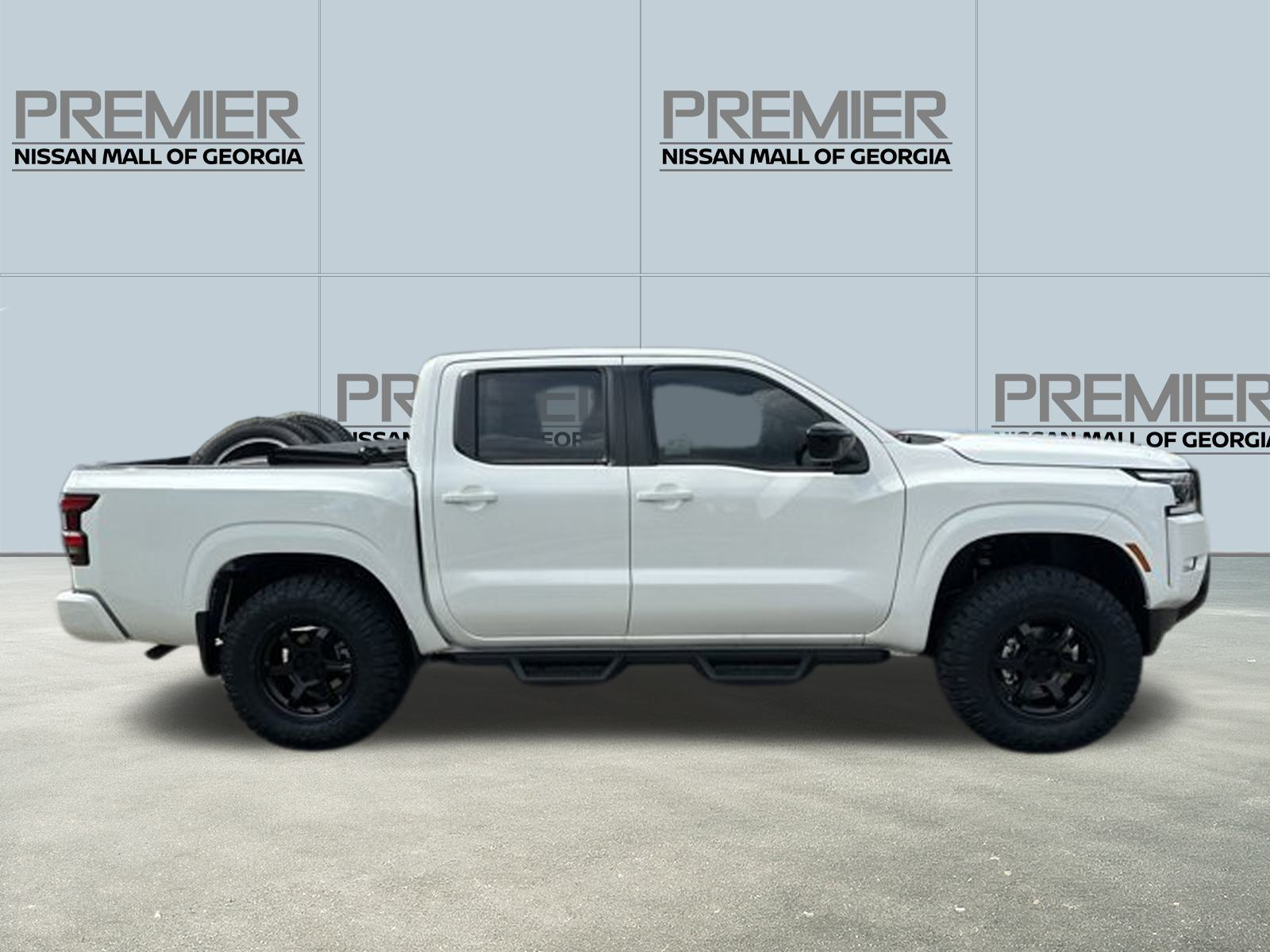 2023 Nissan Frontier SV 8