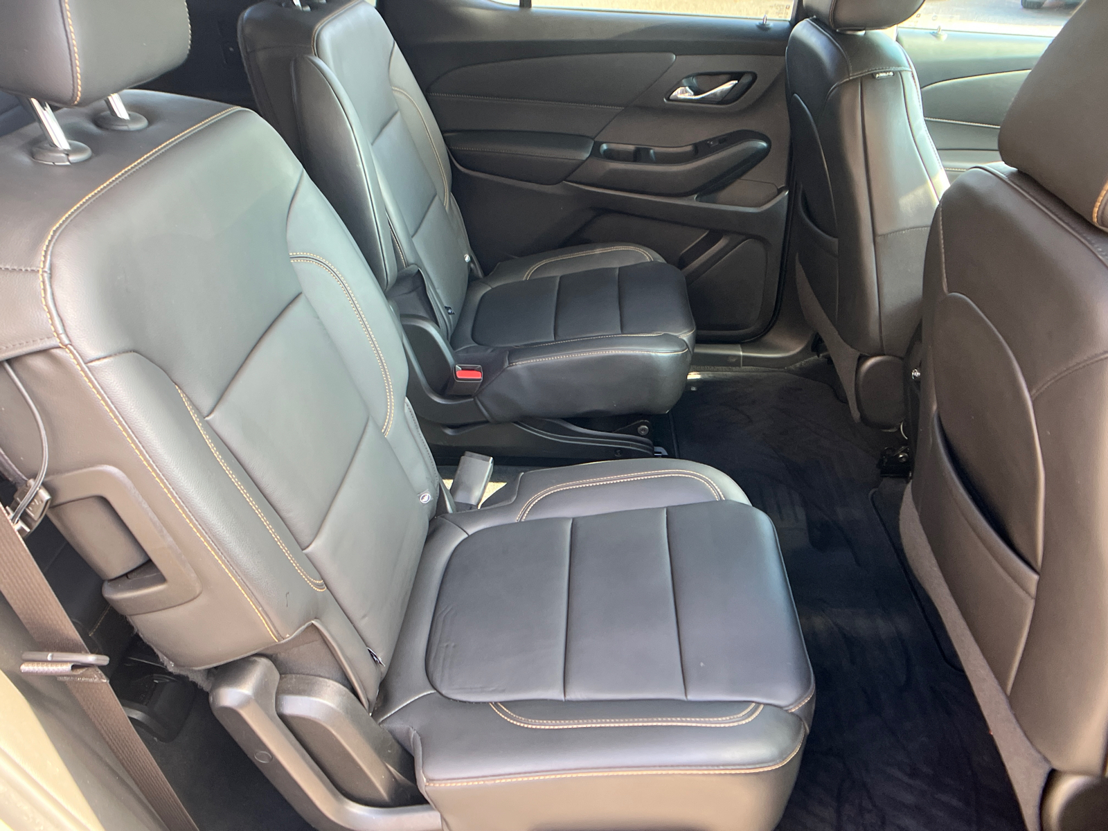 2021 Chevrolet Traverse LT Leather 17