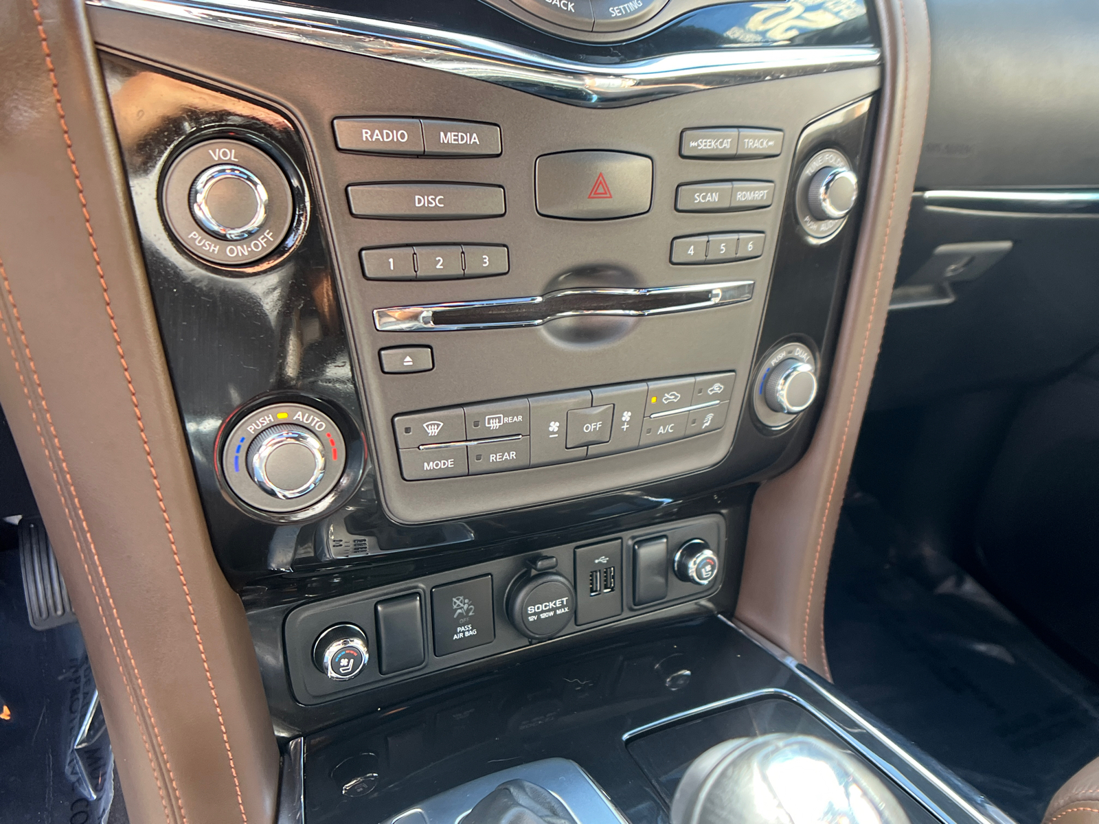 2018 Nissan Armada Platinum 37