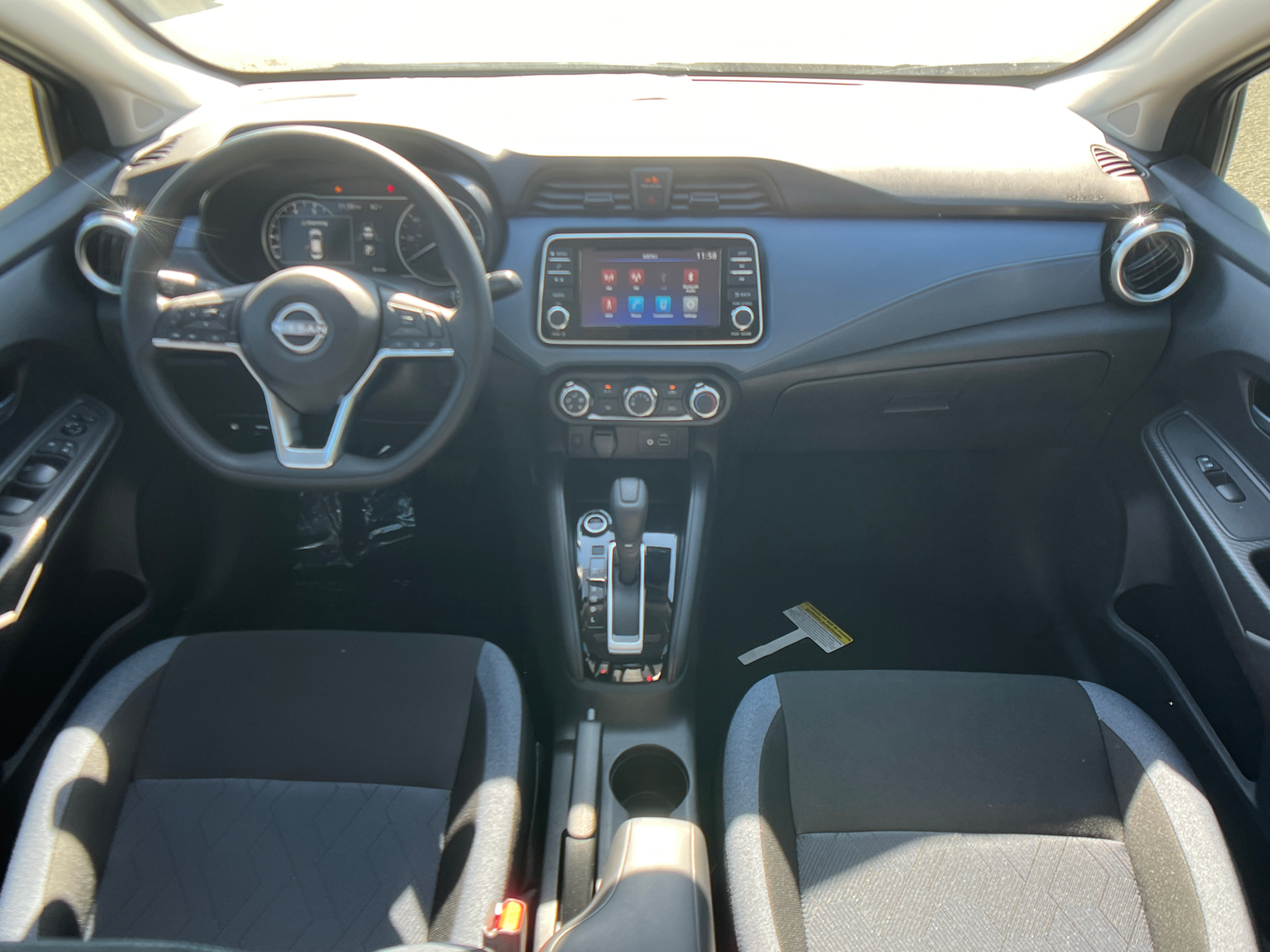 2024 Nissan Versa 1.6 SV 14