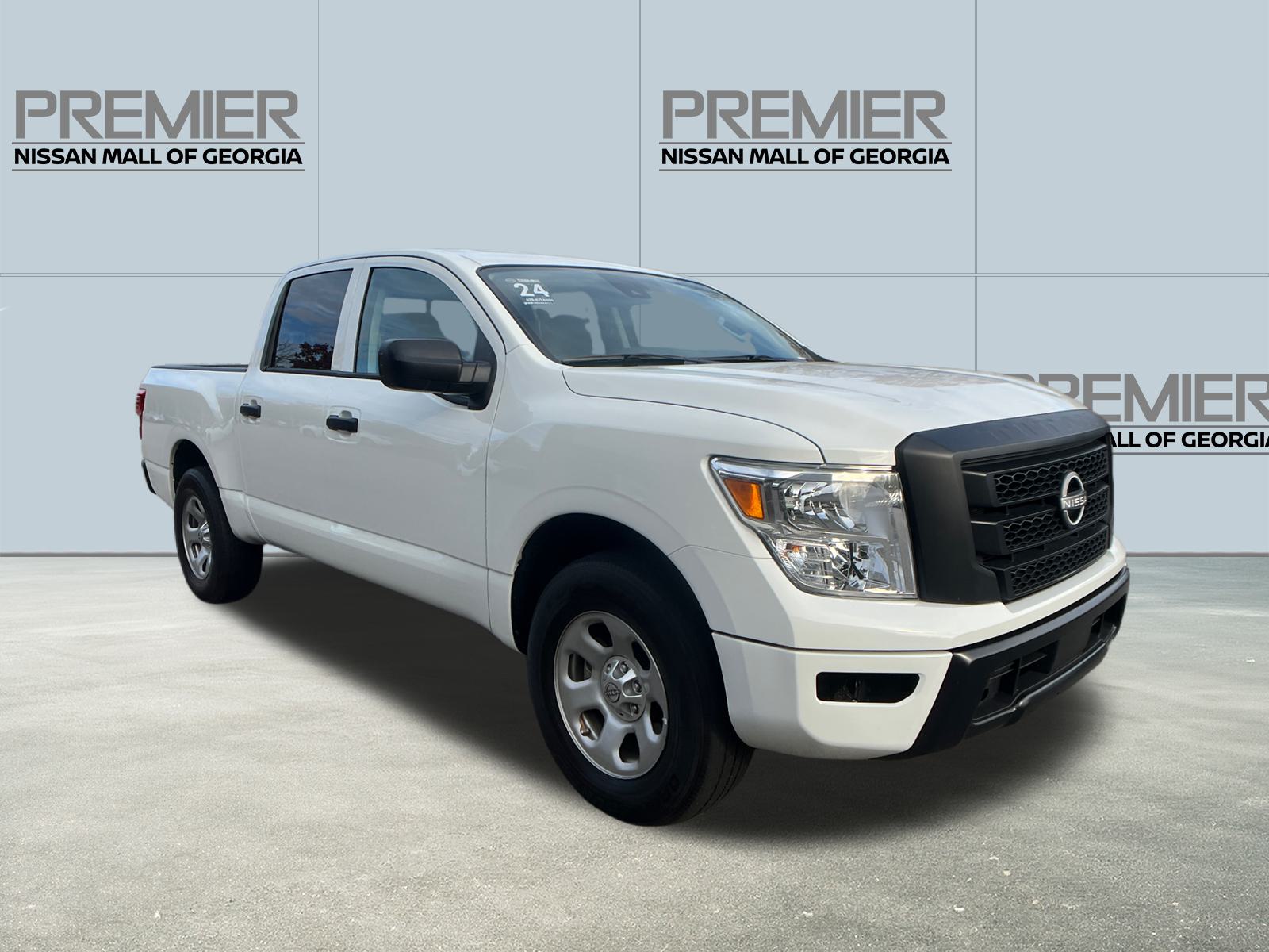 2023 Nissan Titan S 3