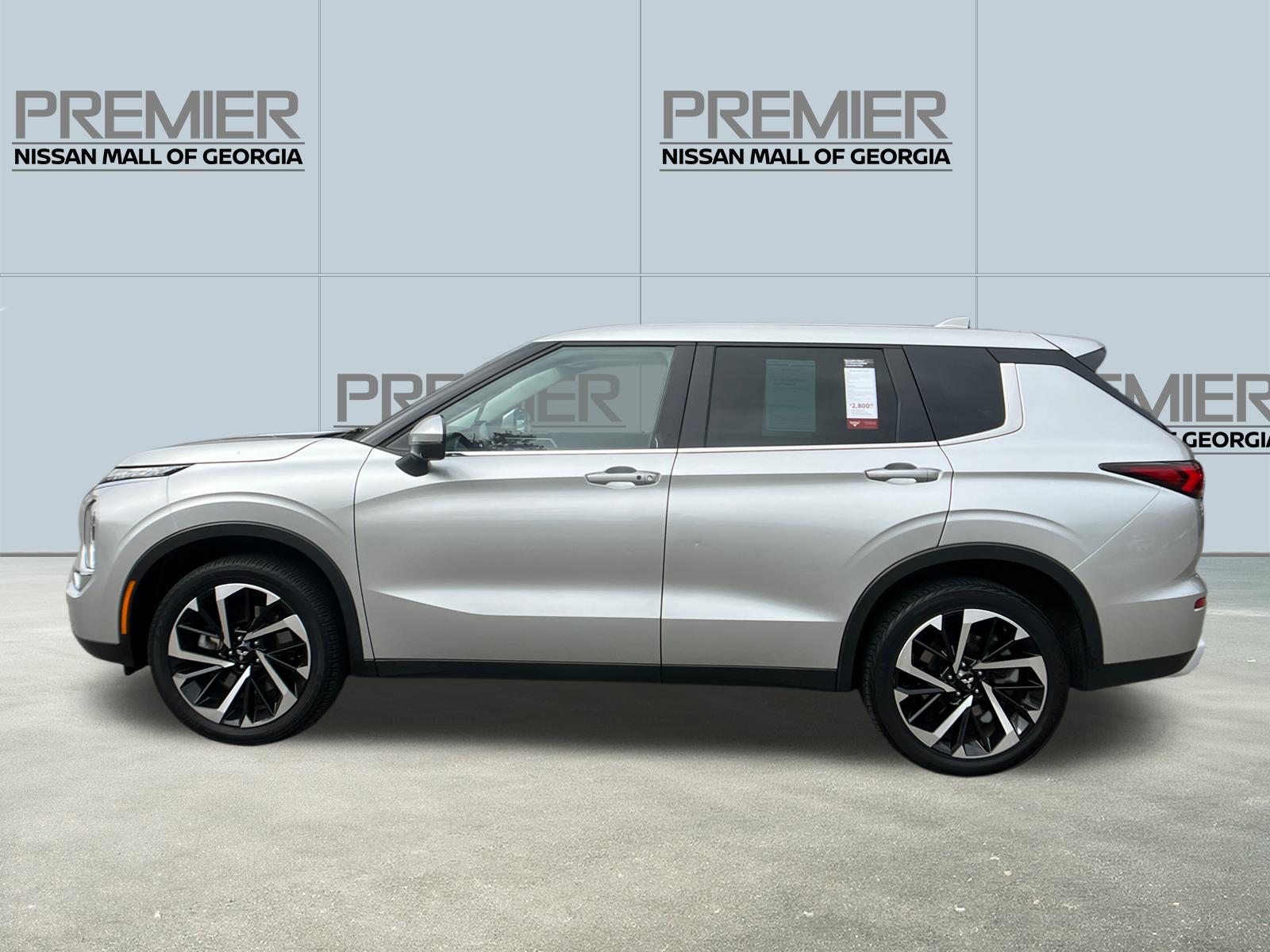 2023 Mitsubishi Outlander SE 8