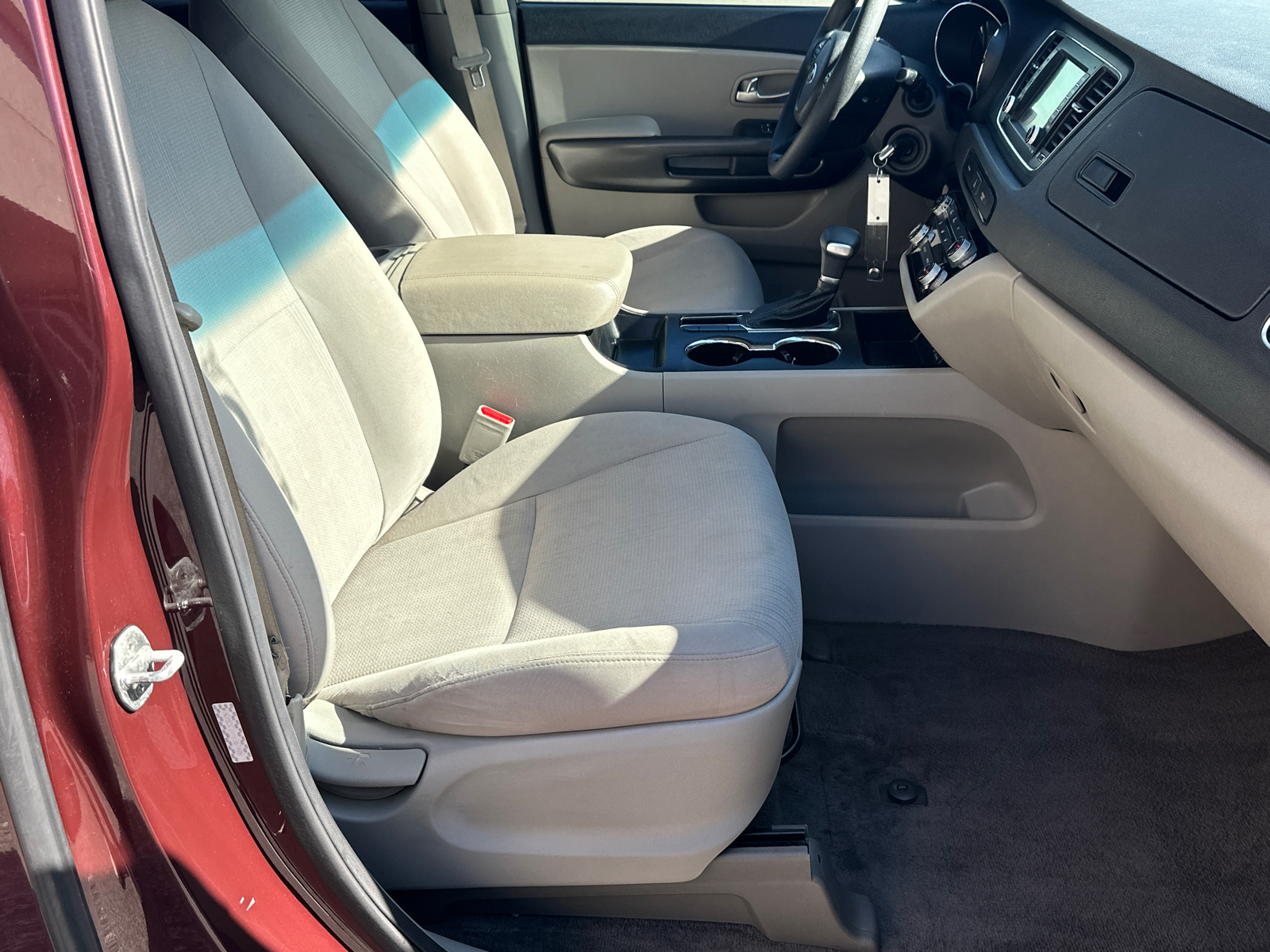 2019 Kia Sedona LX 14