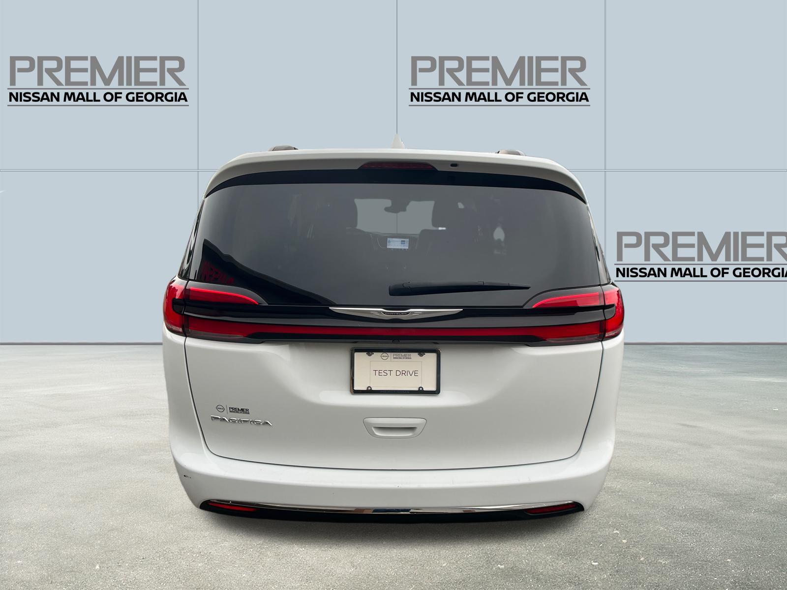 2022 Chrysler Pacifica Touring L 6