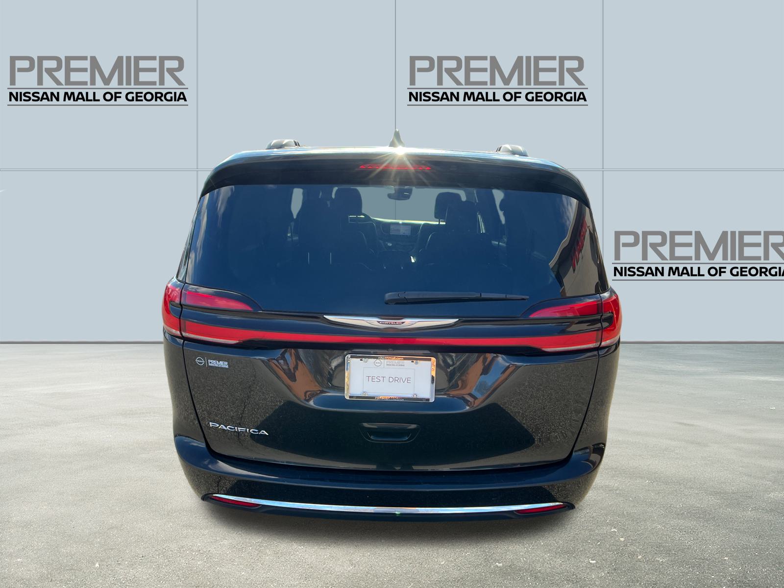 2022 Chrysler Pacifica Touring L 6