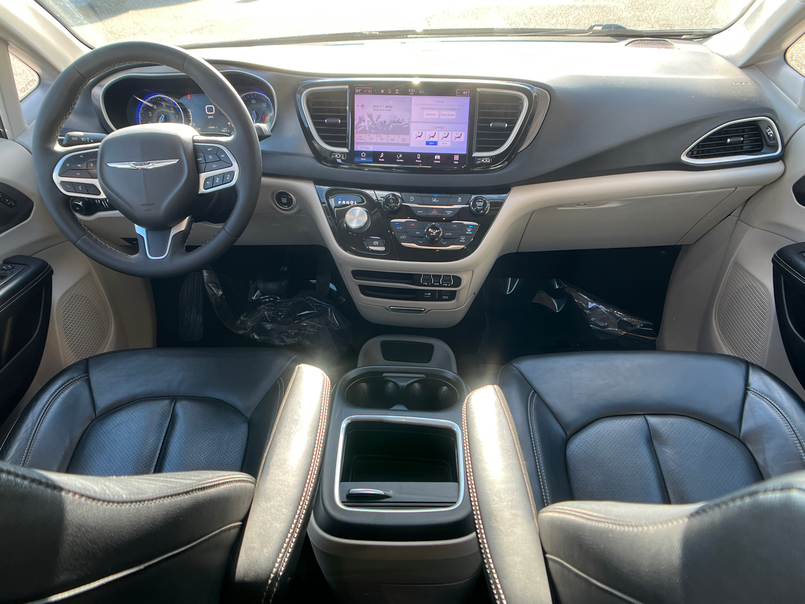 2022 Chrysler Pacifica Touring L 26