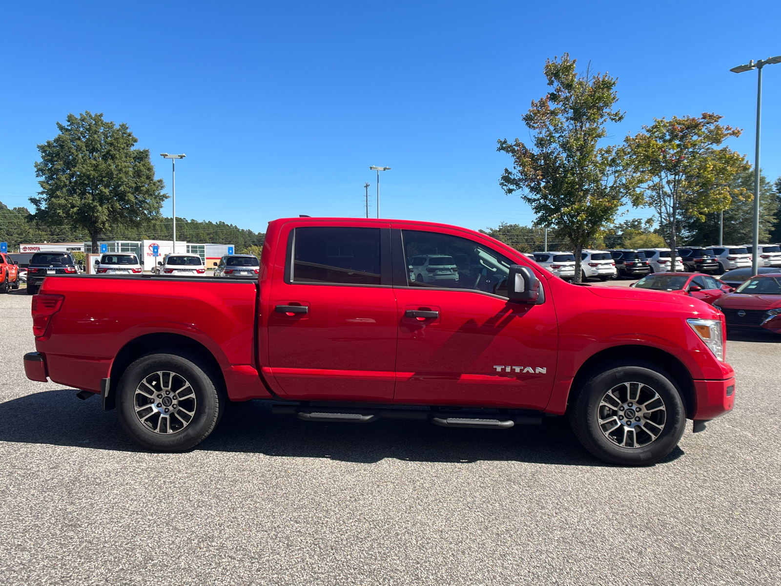 2024 Nissan Titan SV 9