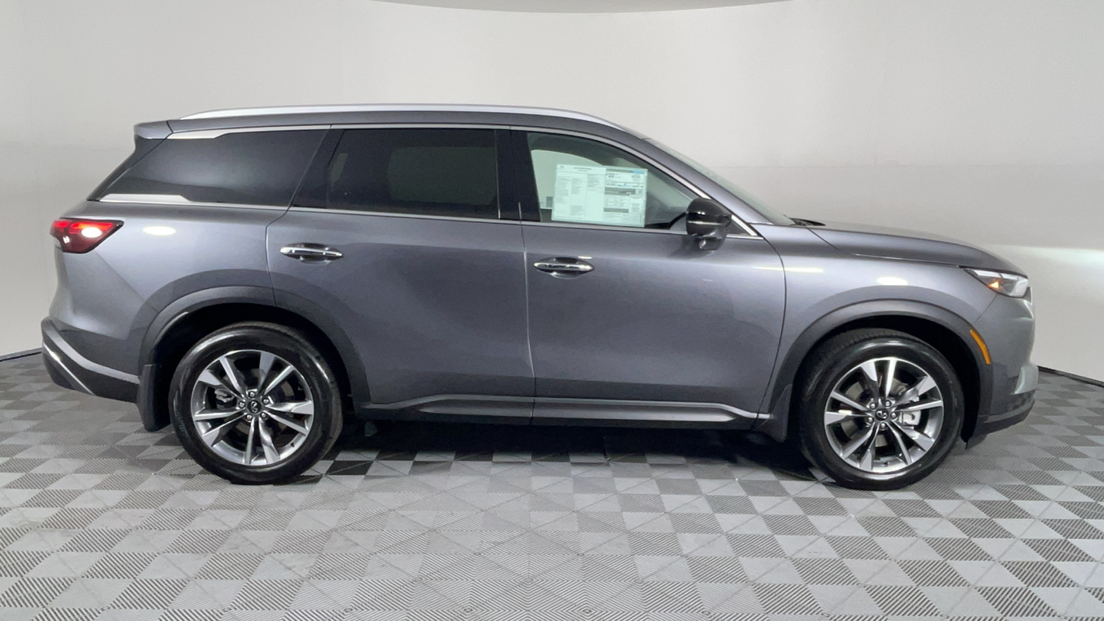 2024 INFINITI QX60 LUXE 3