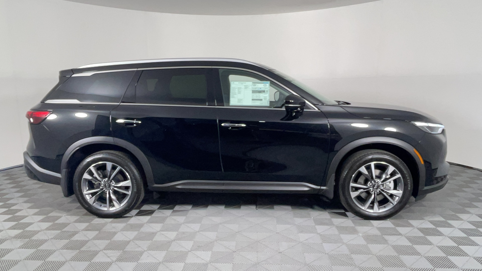 2024 INFINITI QX60 LUXE 3