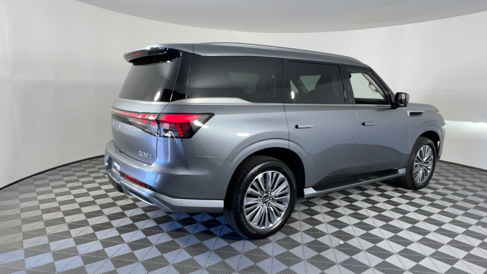 2025 INFINITI QX80 Sensory 4