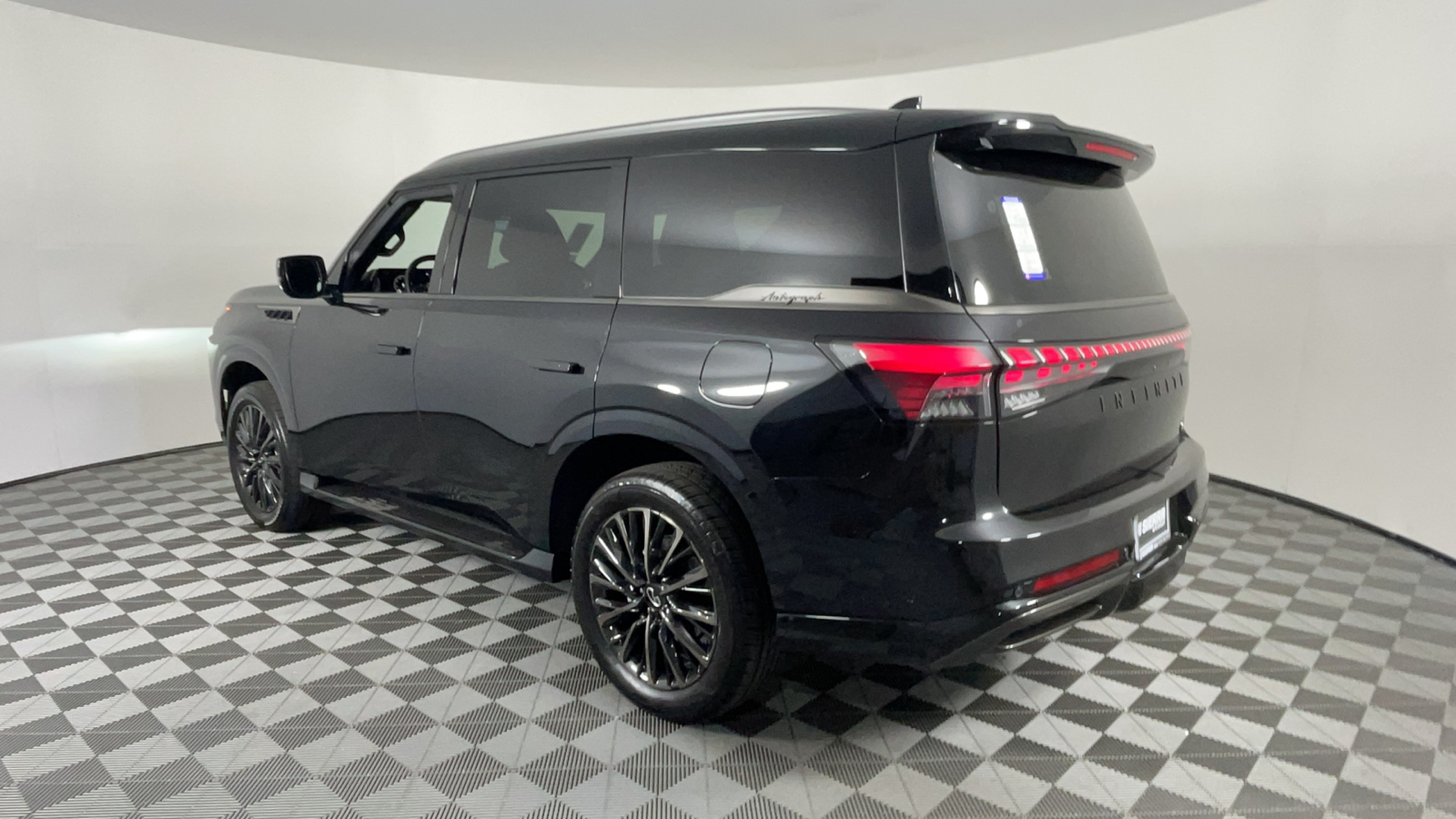 2025 INFINITI QX80  6