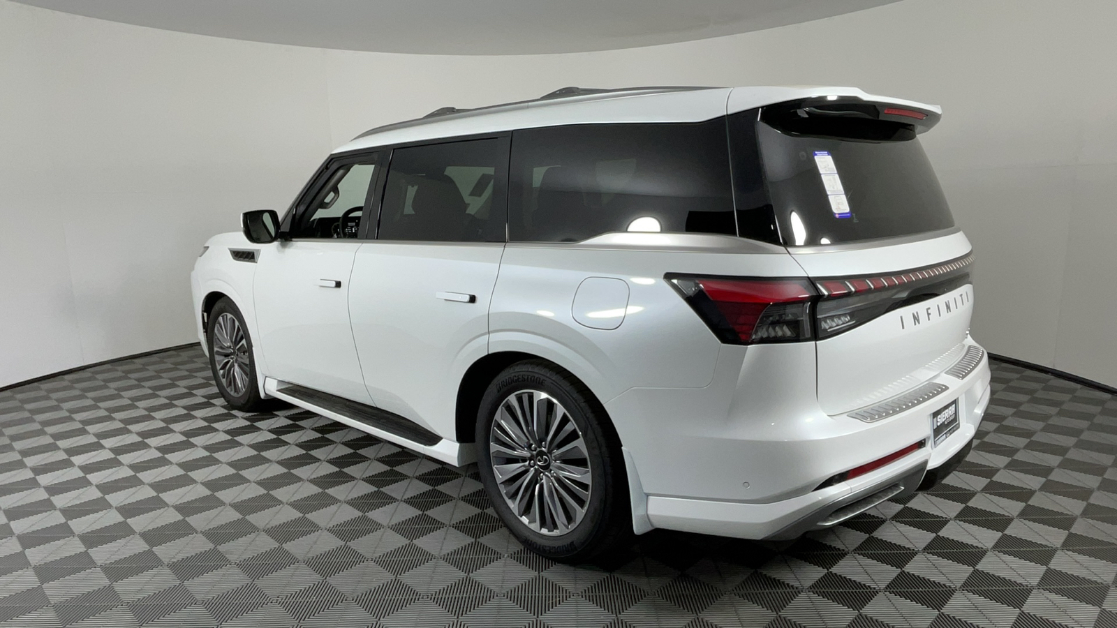 2025 INFINITI QX80 Sensory 6