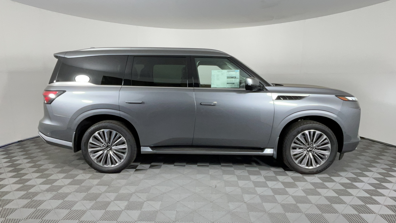 2025 INFINITI QX80 Sensory 3