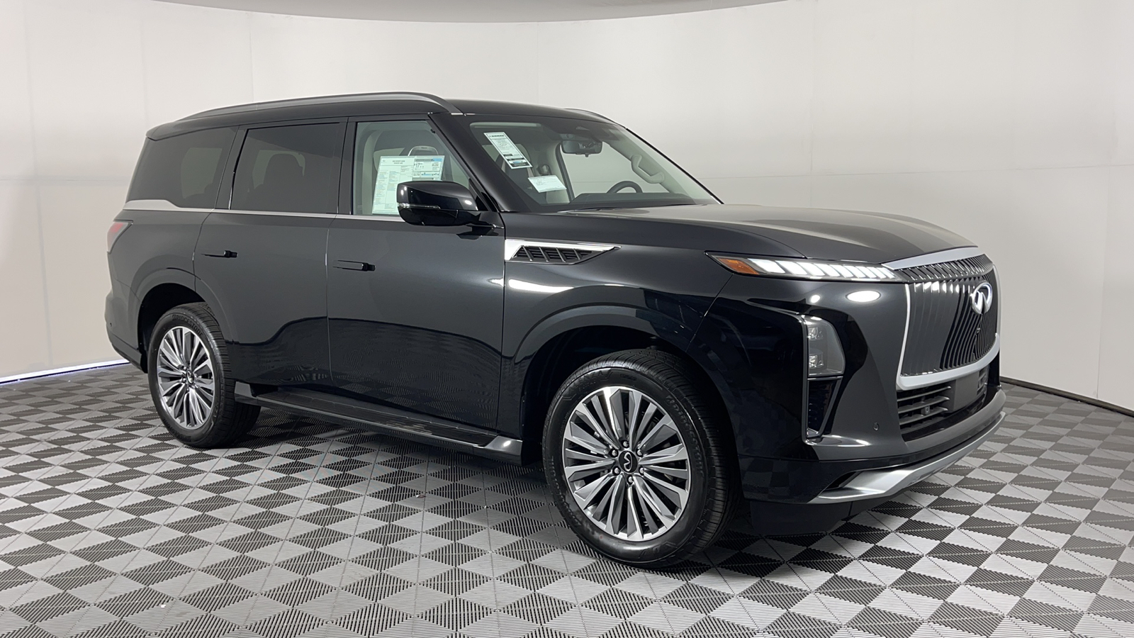 2025 INFINITI QX80 Sensory 1