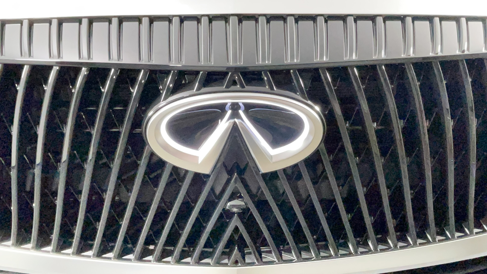 2025 INFINITI QX80 Sensory 10