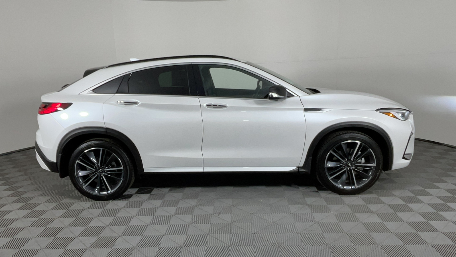 2025 INFINITI QX55 ESSENTIAL 3