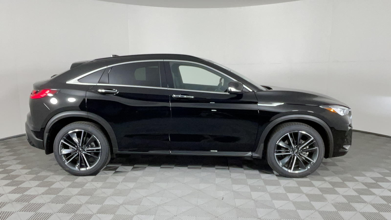 2025 INFINITI QX55 LUXE 3