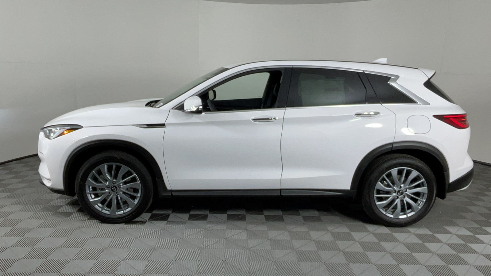 2025 INFINITI QX50 PURE 7