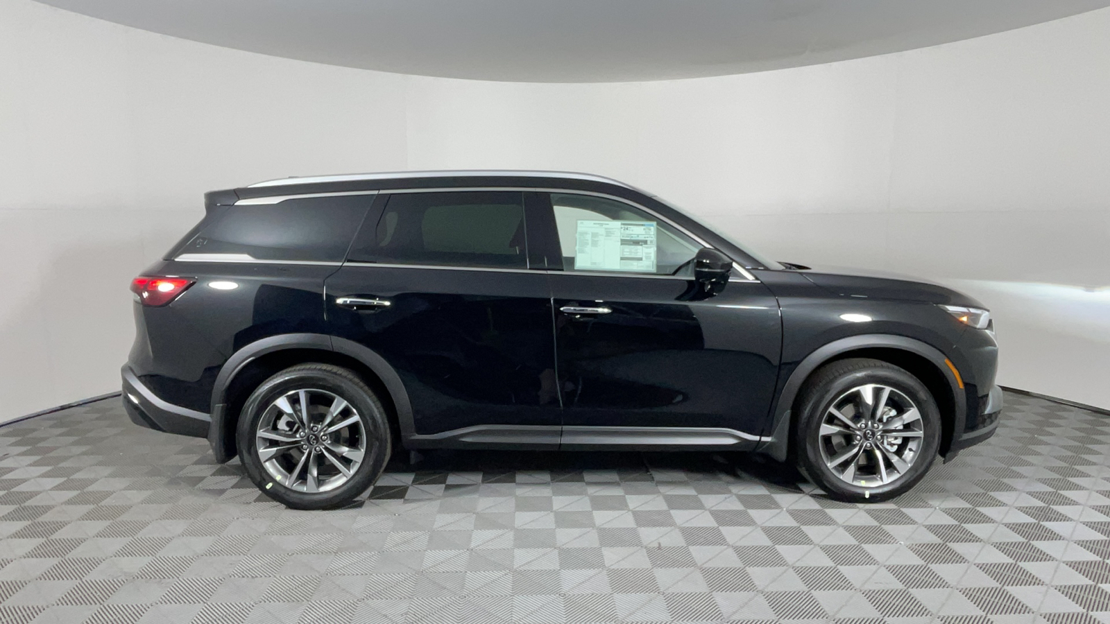 2025 INFINITI QX60 LUXE 3