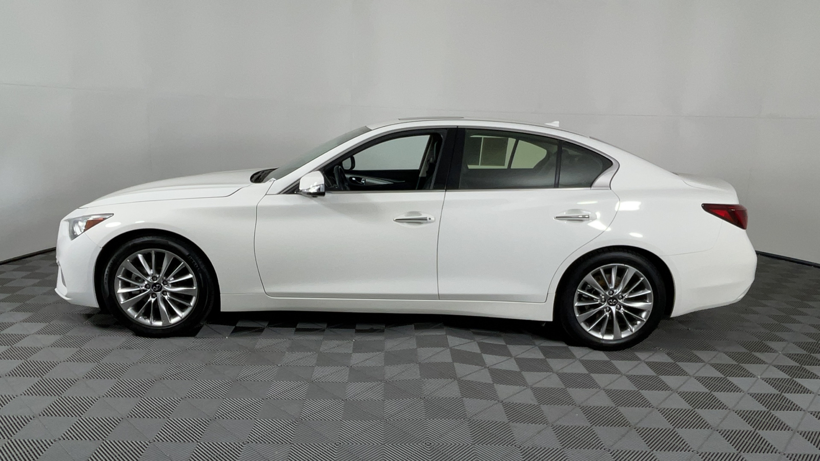 2021 INFINITI Q50 3.0t LUXE 7