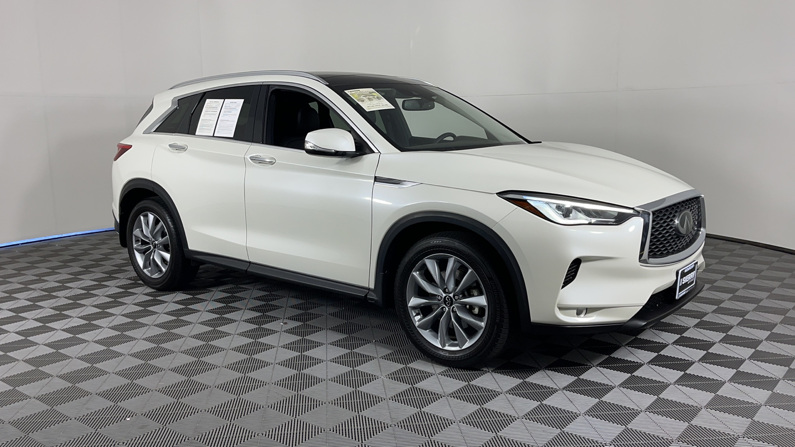 2021 INFINITI QX50 LUXE 1