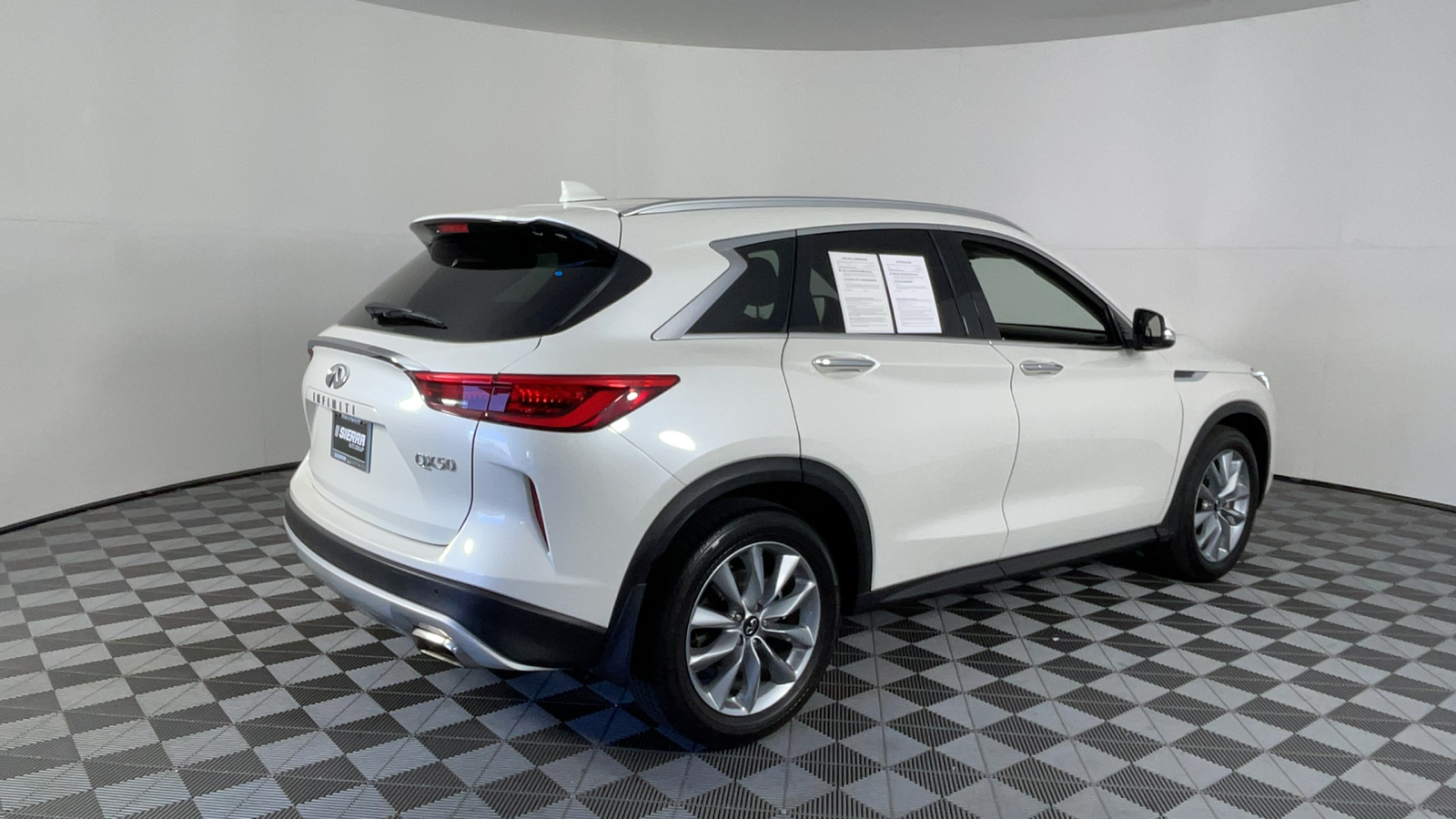 2021 INFINITI QX50 LUXE 4