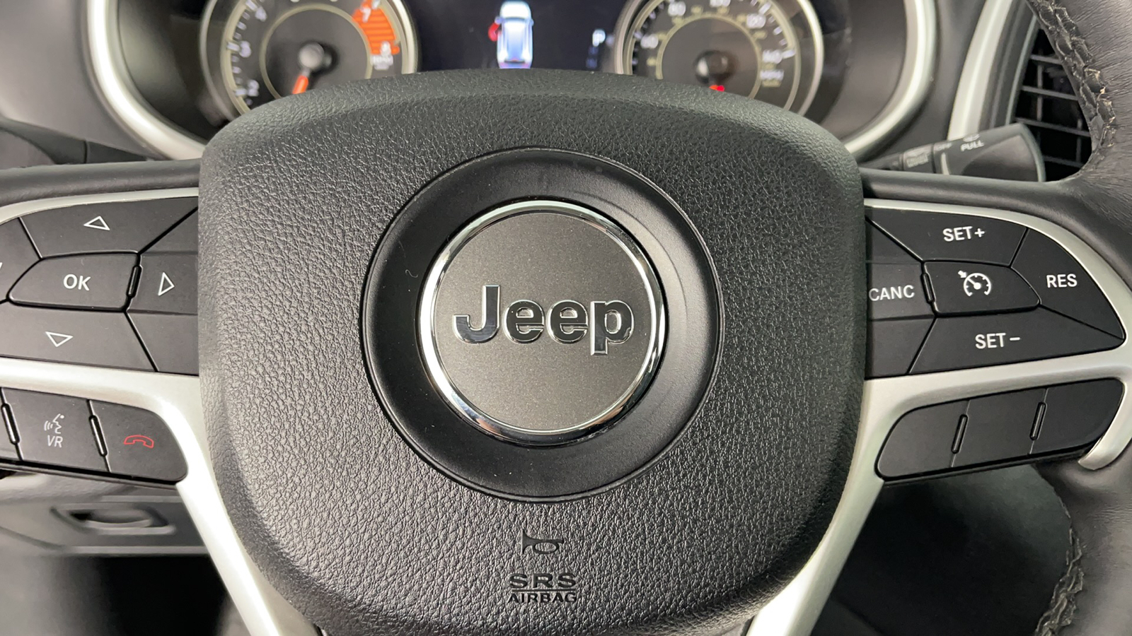 2016 Jeep Cherokee Overland 26