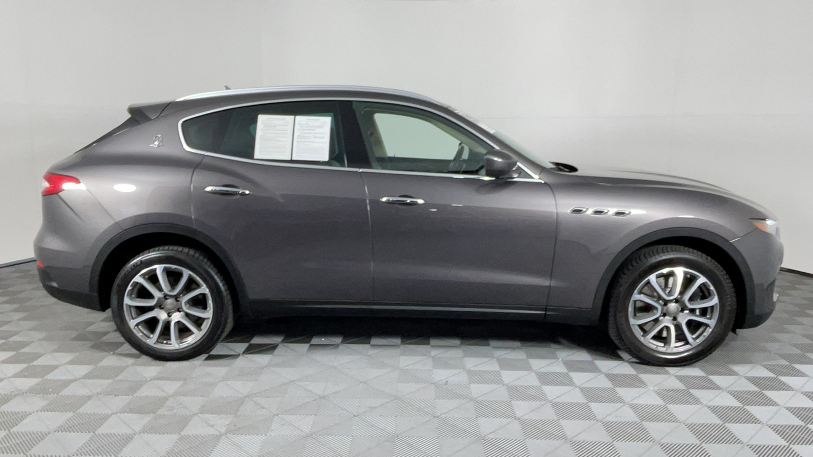 2017 Maserati Levante S 3