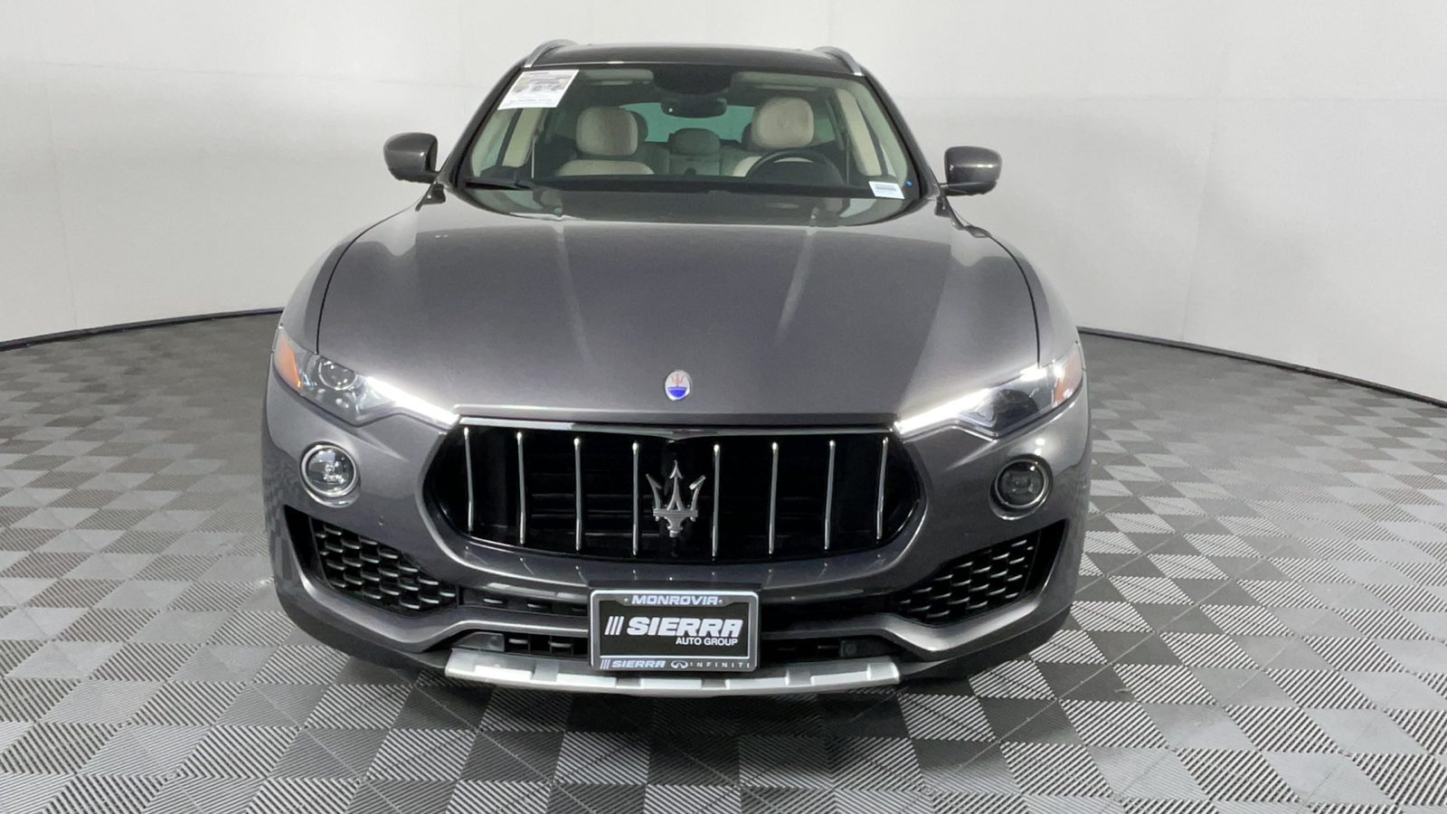 2017 Maserati Levante S 9