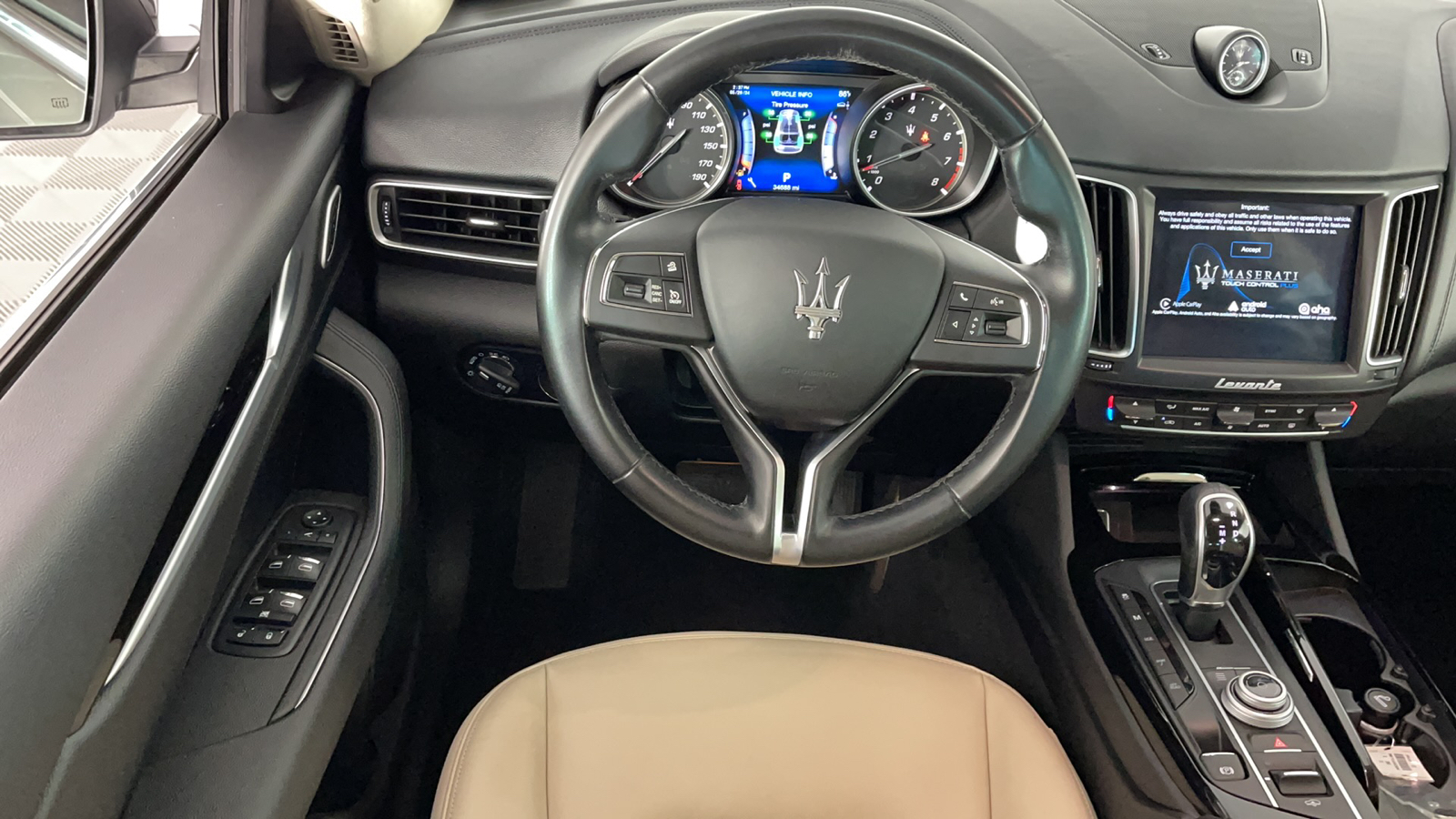 2017 Maserati Levante S 14
