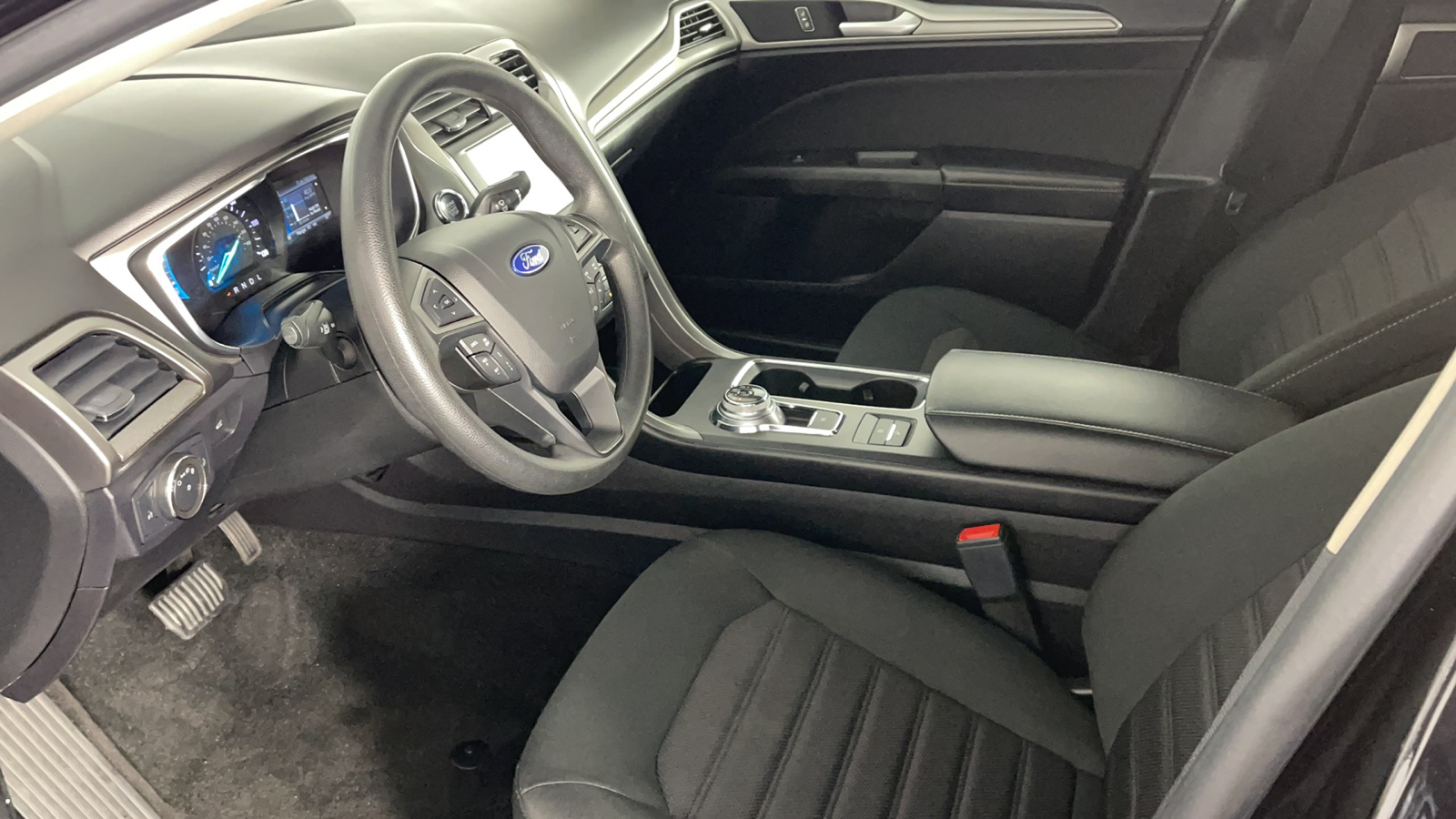 2020 Ford Fusion Hybrid SE 11