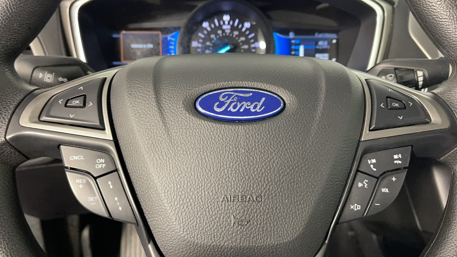 2020 Ford Fusion Hybrid SE 24