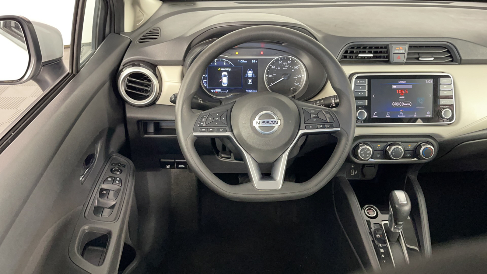 2021 Nissan Versa 1.6 SV 14