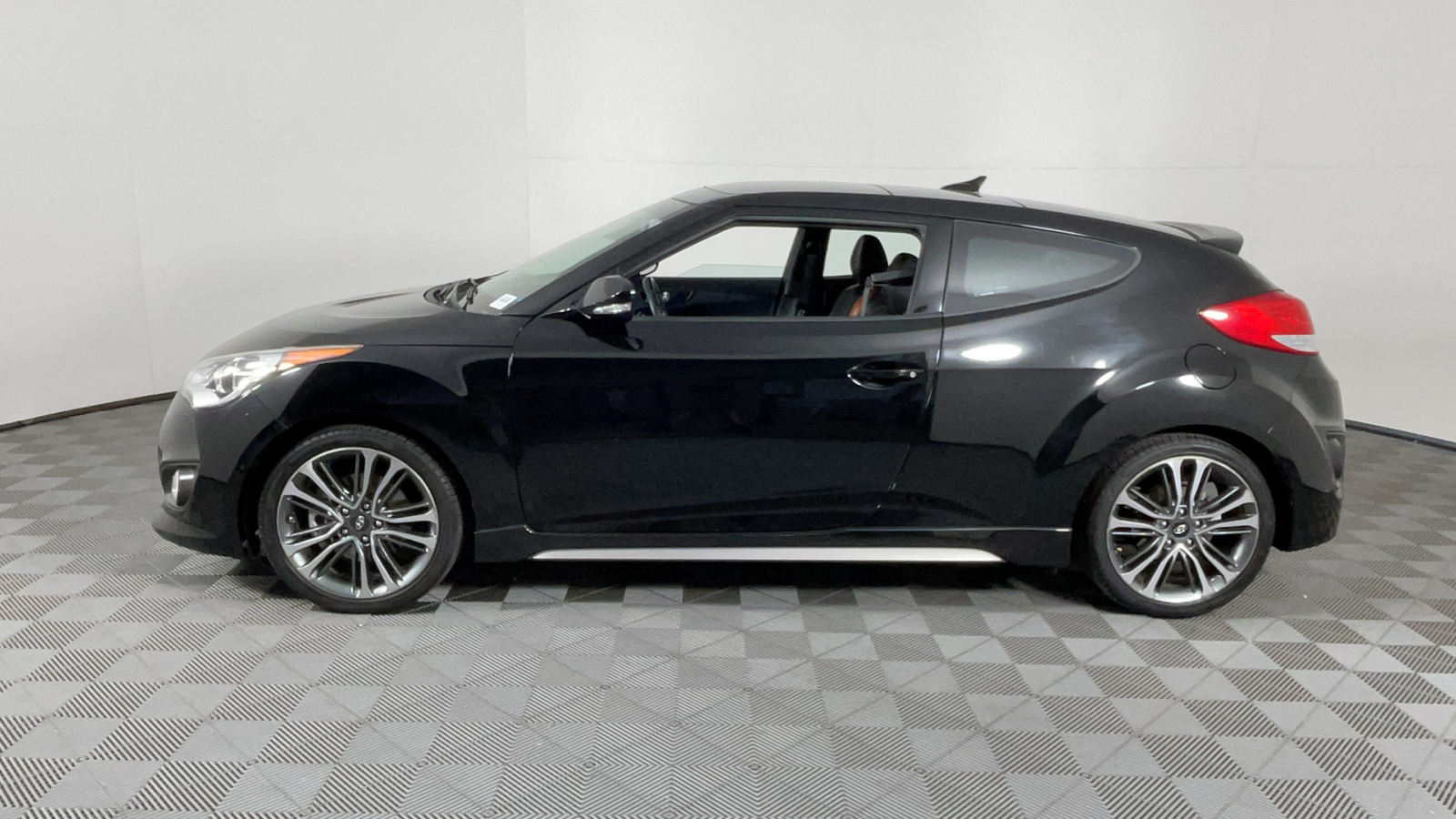 2016 Hyundai Veloster Turbo 7