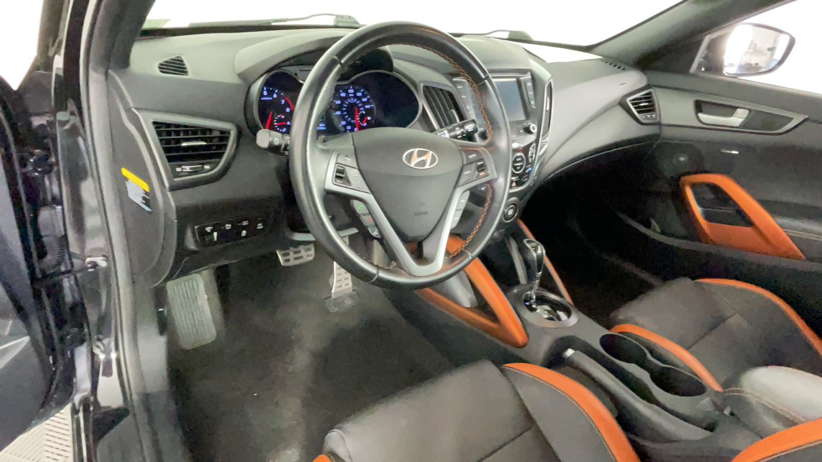 2016 Hyundai Veloster Turbo 14