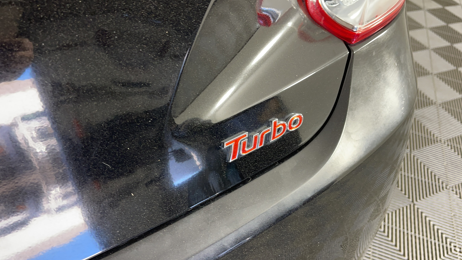 2016 Hyundai Veloster Turbo 33