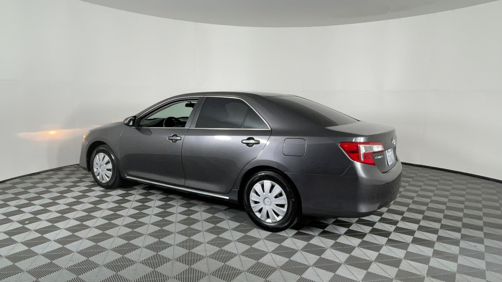 2013 Toyota Camry LE 6