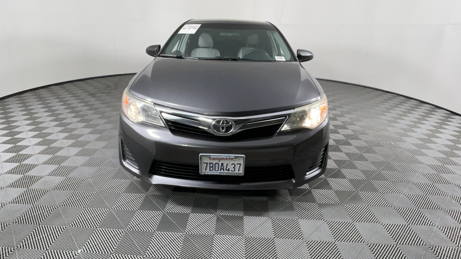 2013 Toyota Camry LE 9