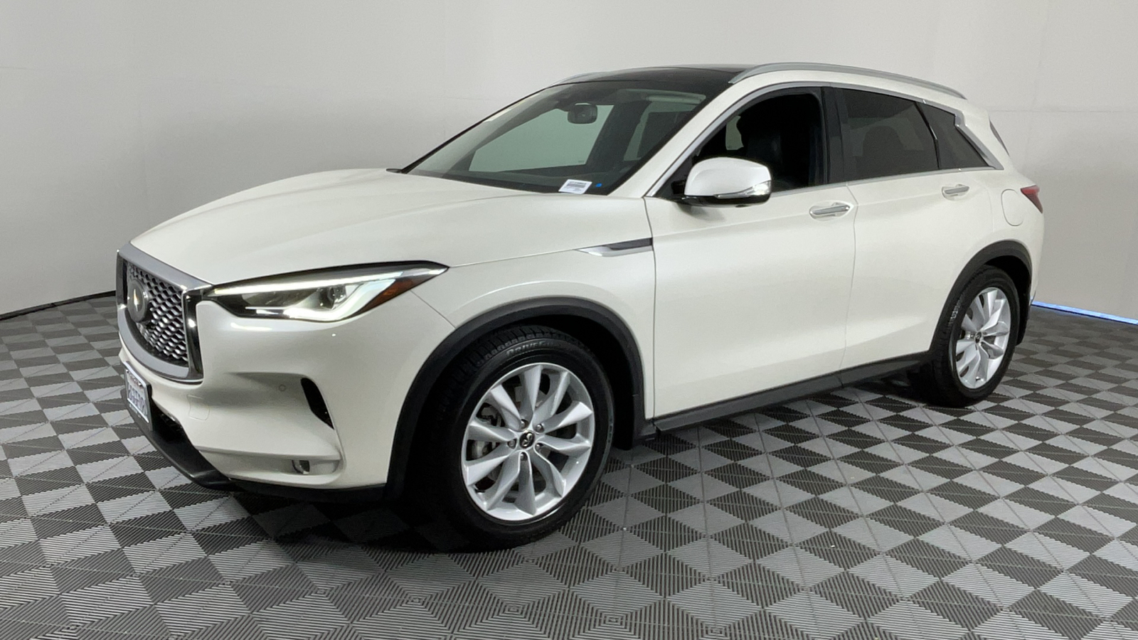 2019 INFINITI QX50 ESSENTIAL 8