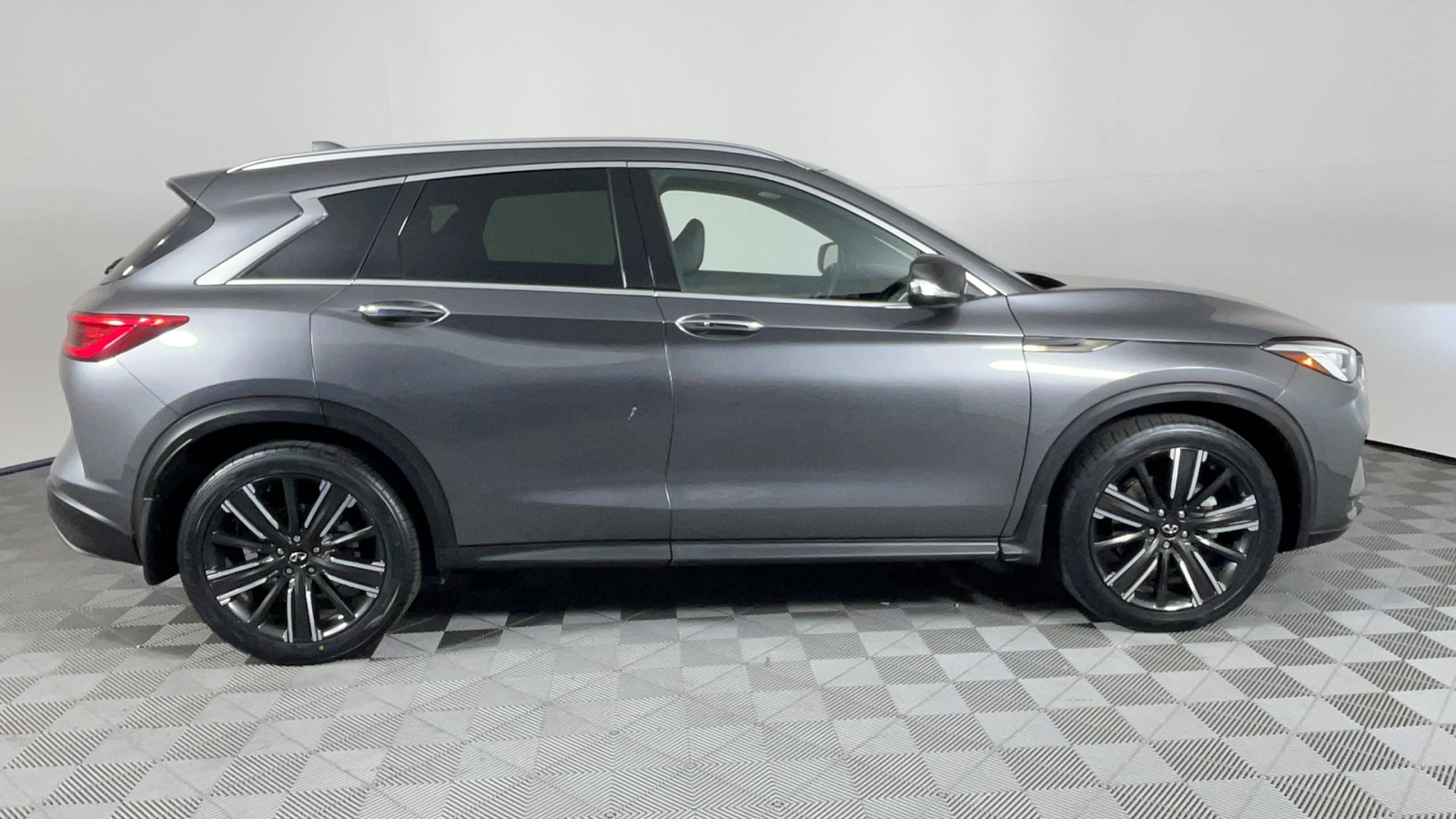 2021 INFINITI QX50 LUXE 3