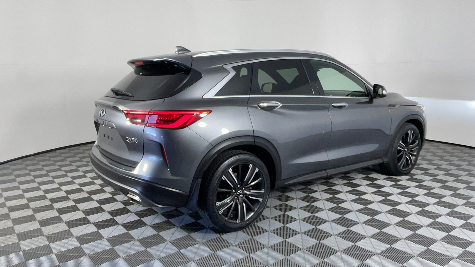 2021 INFINITI QX50 LUXE 4