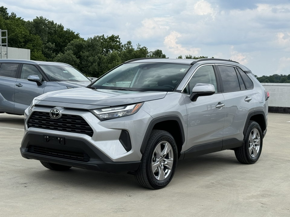 2023 Toyota RAV4 XLE 2