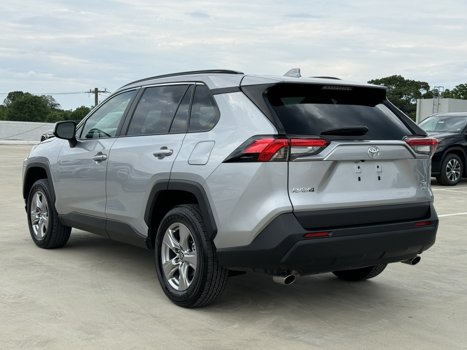 2023 Toyota RAV4 XLE 5