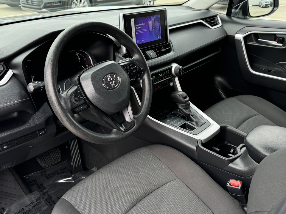 2023 Toyota RAV4 XLE 17