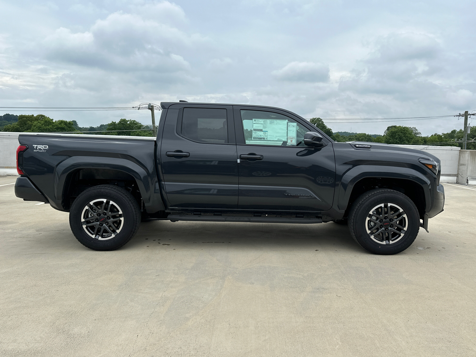 2024 Toyota Tacoma Hybrid TRD Sport 2