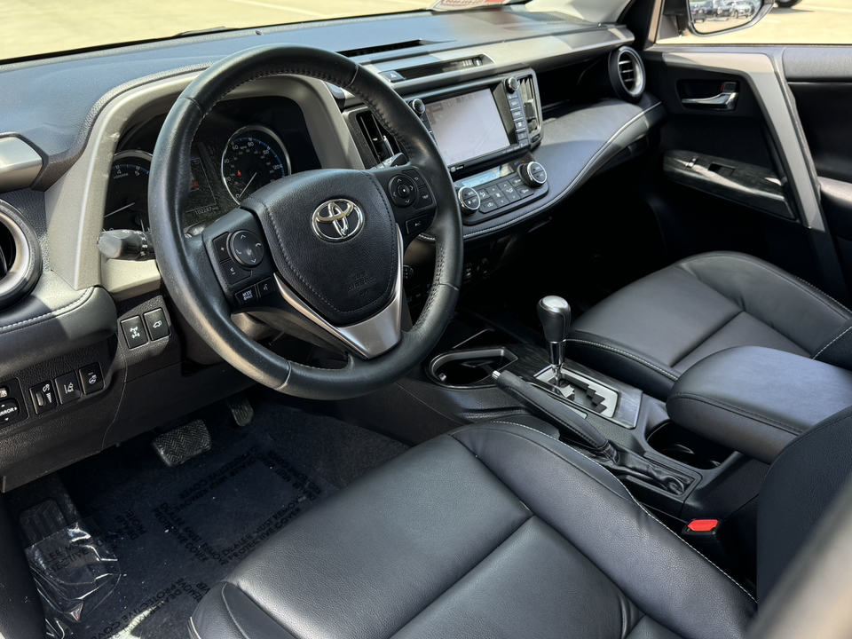 2017 Toyota RAV4 Platinum 18