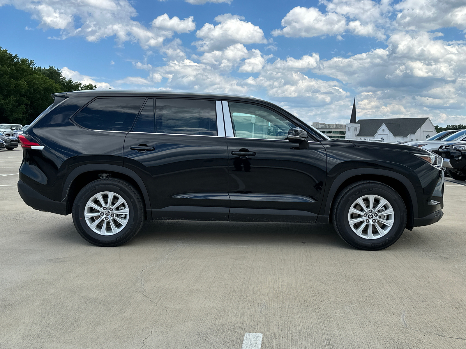 2024 Toyota Grand Highlander XLE 2