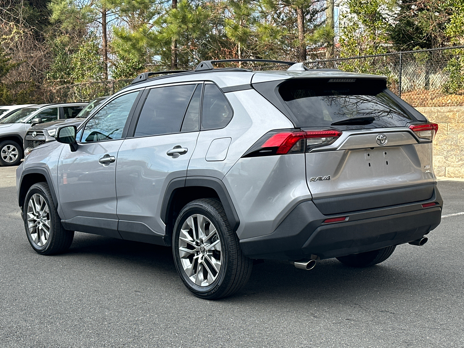 2021 Toyota RAV4 XLE Premium 6