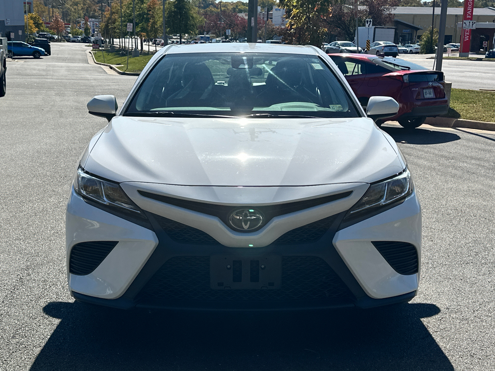 2019 Toyota Camry SE 2